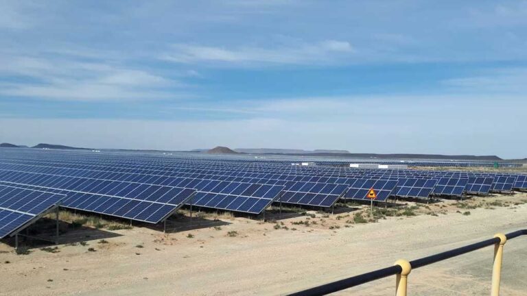 نیروگاه خورشیدی Kalkbult solar power plant